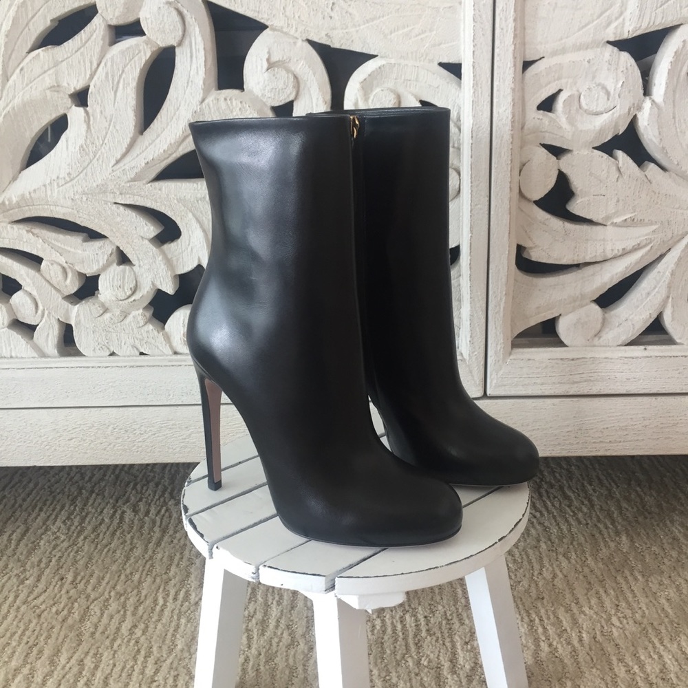 ❤️SOLD❤️ Gucci Leather Heeled Booties - Picture 3 of 6